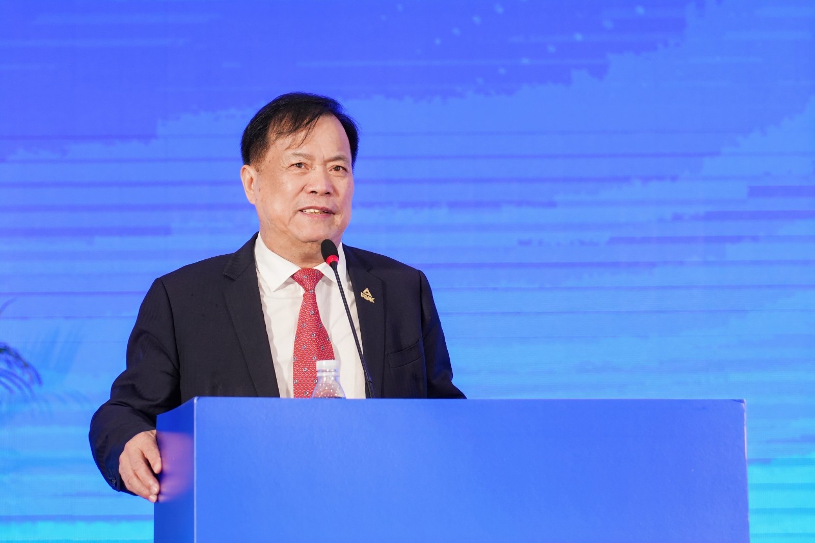 匹克集团董事长许景南