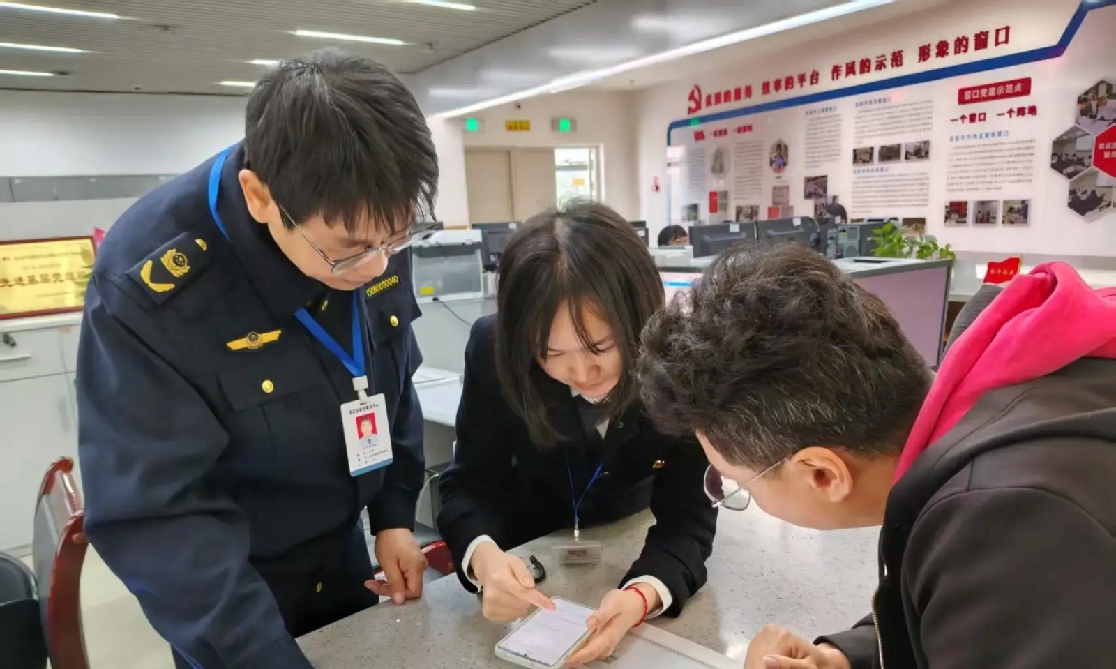 “福建市事通”全流程服务优化营商环境