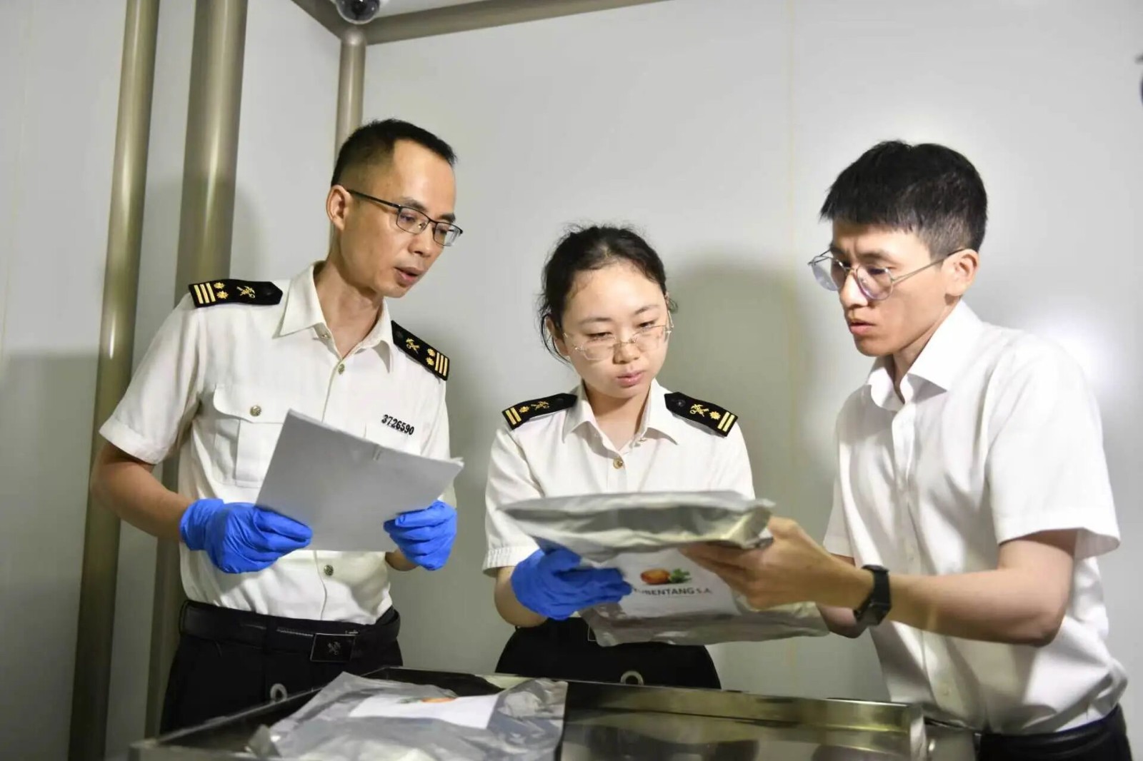 由片仔癀主导引进 实现进口常态化运行 | 全国首单生产用天然牛黄顺利通关